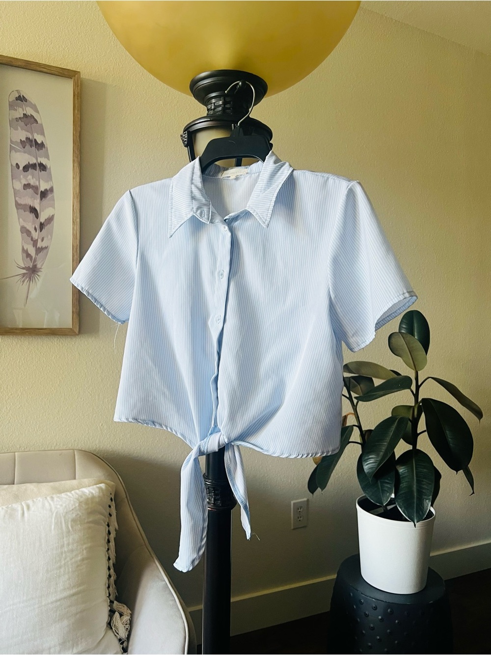 Cropped Tie-Front Short Sleeve Shirt - Light Blue